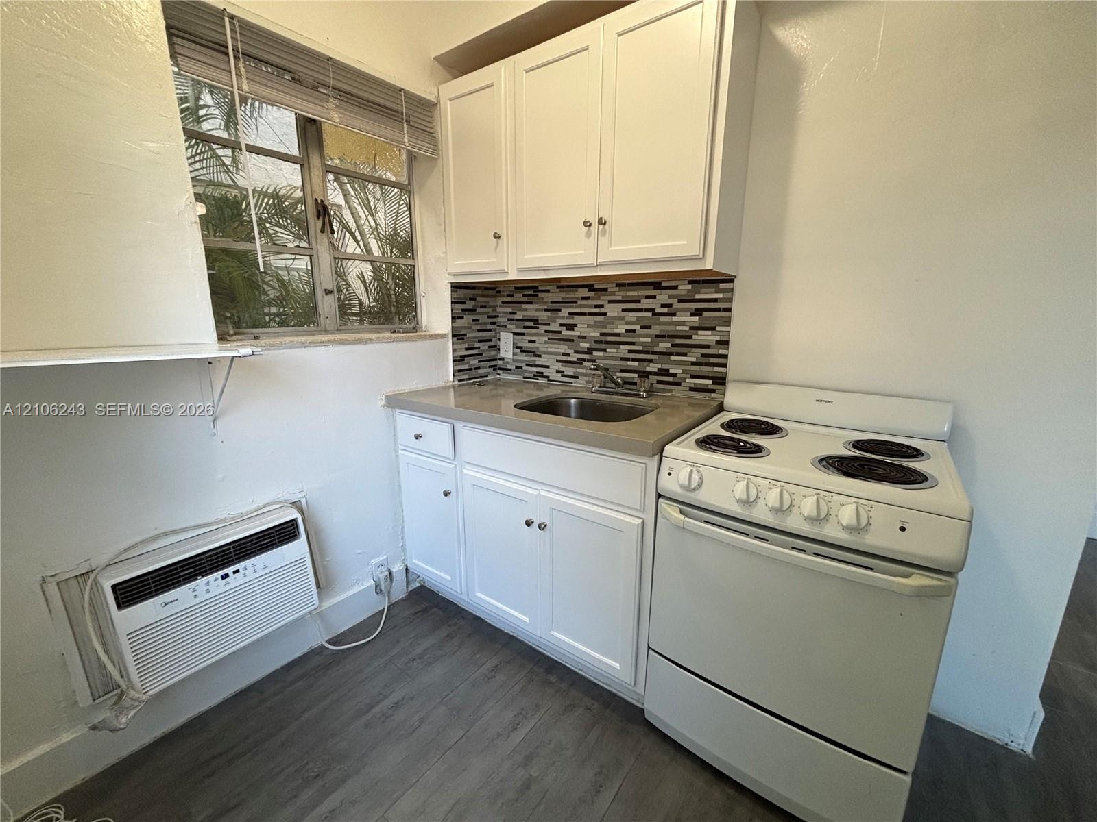 1843 Dewey St # 124, Hollywood FL 33020 photo 3