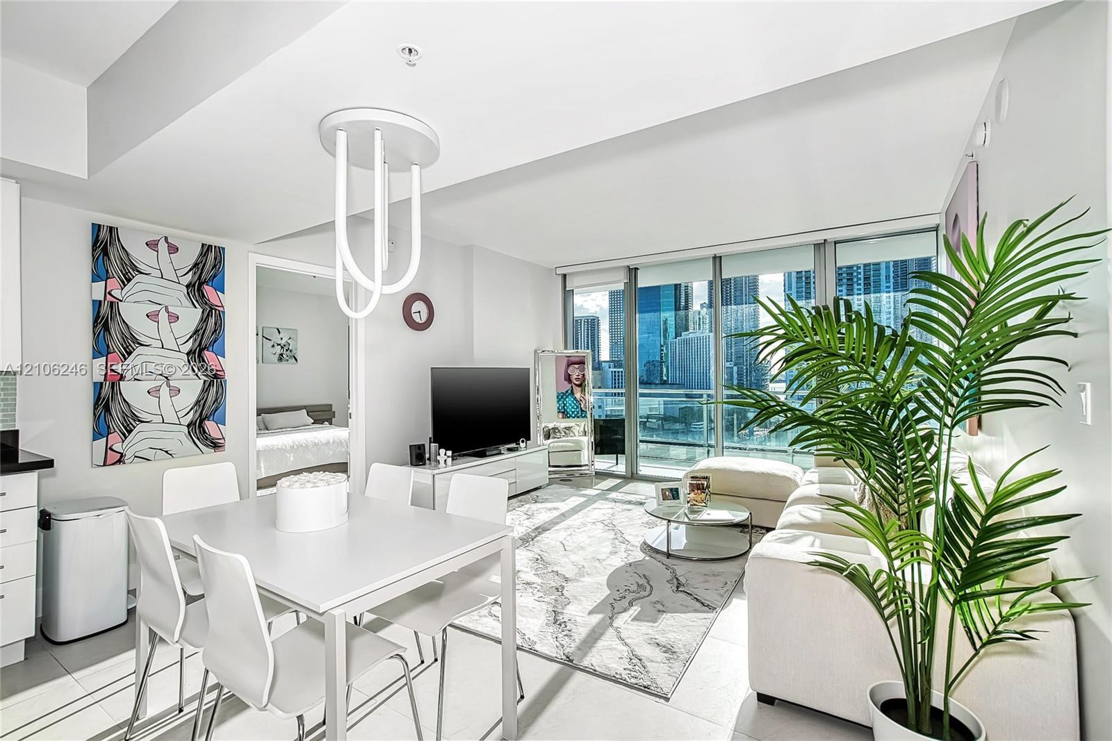 92 SW 3rd St # 1511, Miami FL 33130 photo 2
