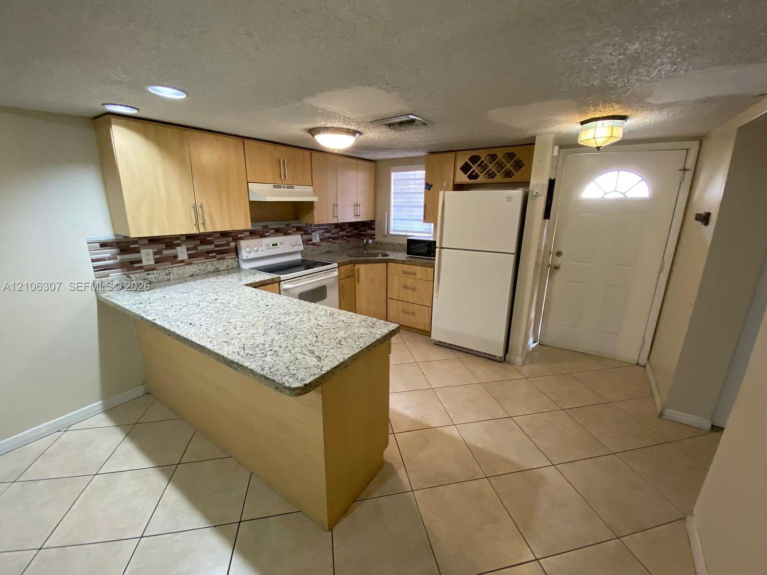 5525 W 26th Ct # 106, Hialeah FL 33016