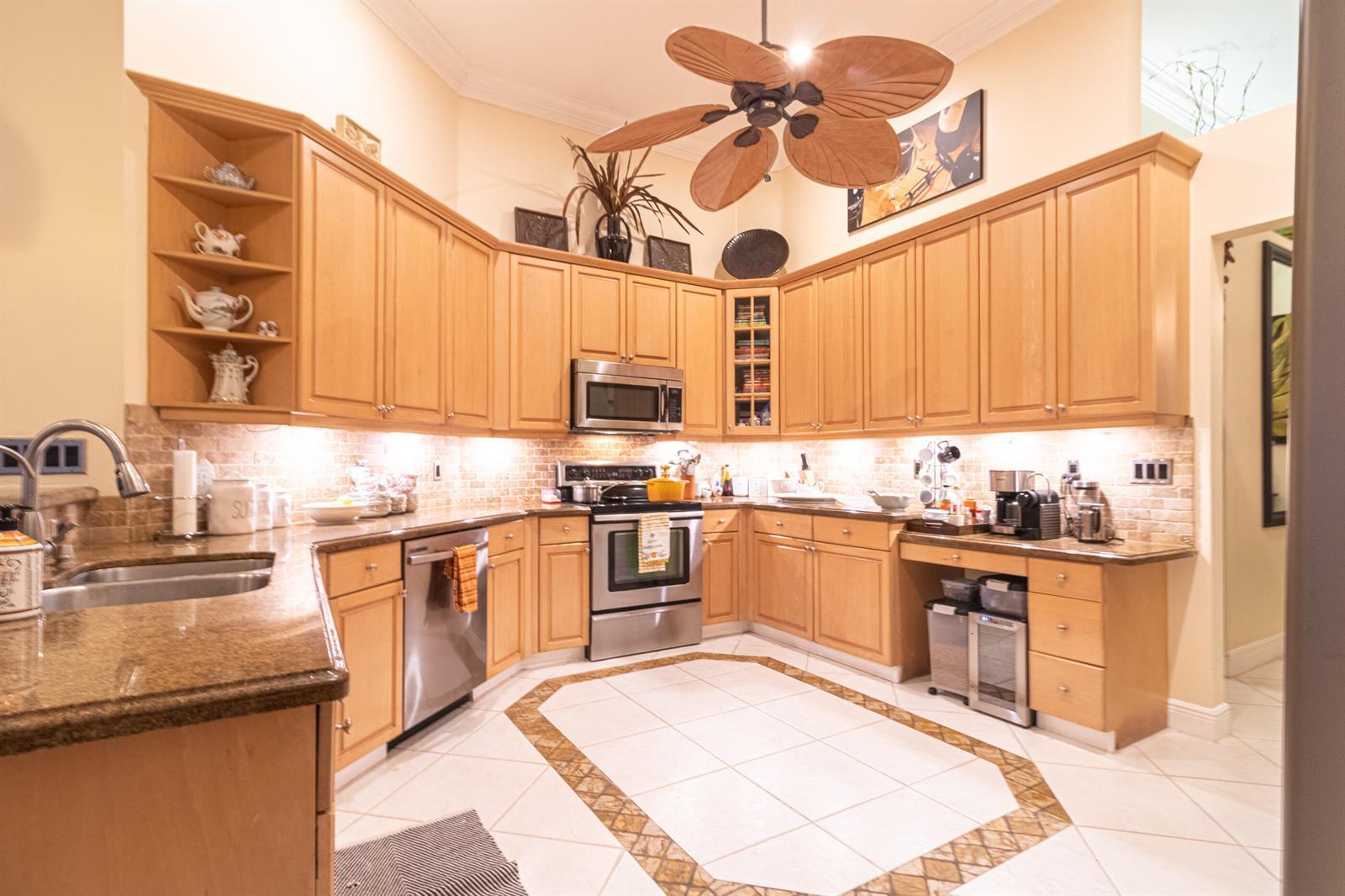 5062 Kensington Circle, Coral Springs FL 33076 photo 5