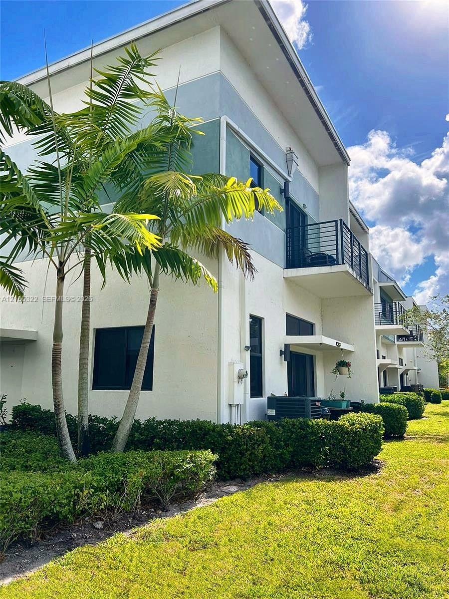 4428 NW 9th St, Plantation FL 33317 photo 2