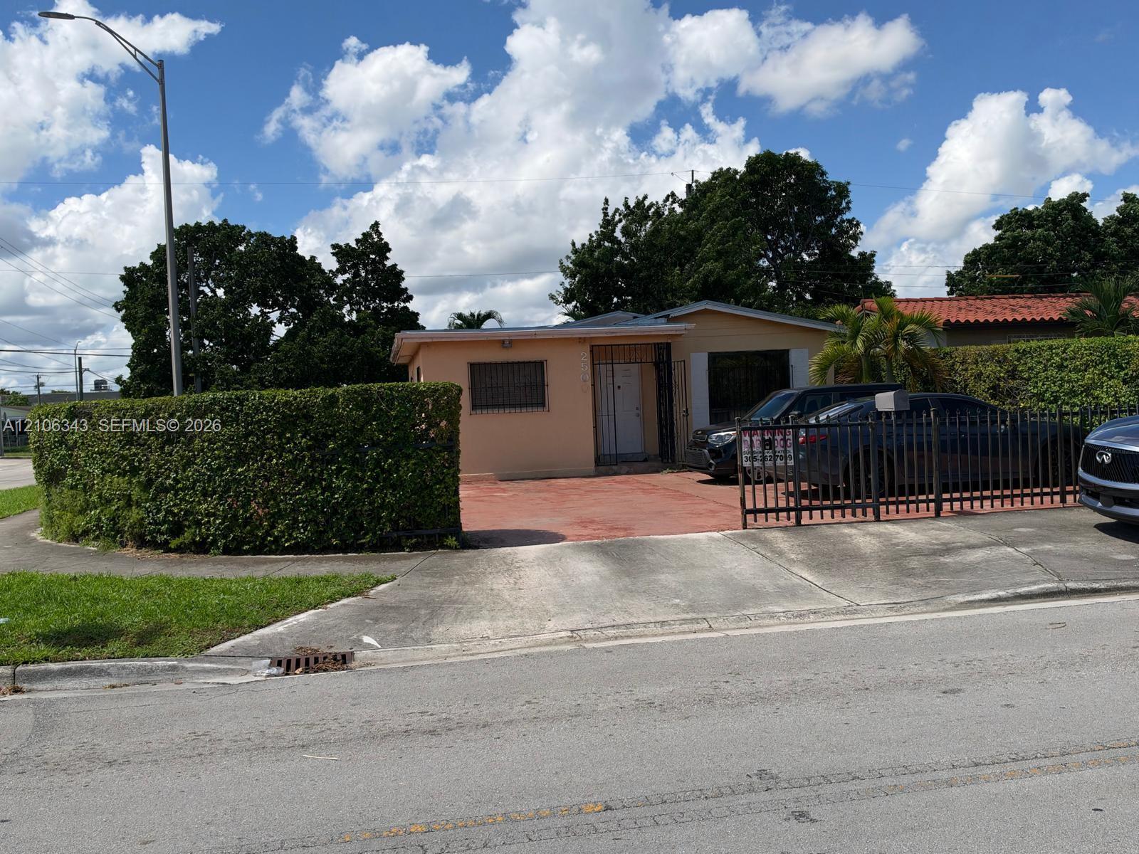 2500 W 8th Ln, Hialeah FL 33010