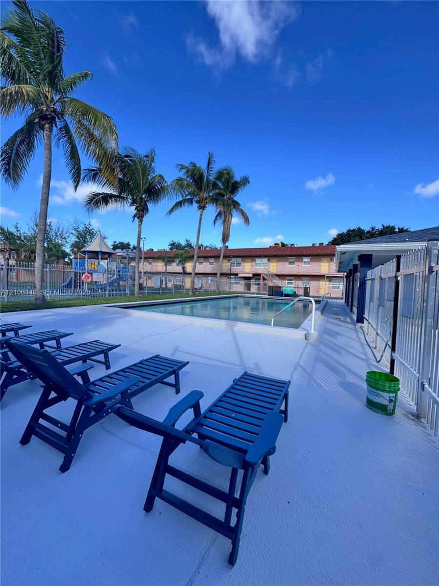 101 NE 41st St # A8, Oakland Park FL 33334
