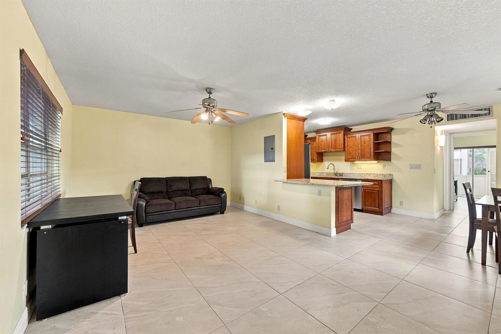 447 BURGUNDY J # J, Delray Beach FL 33484 photo 2