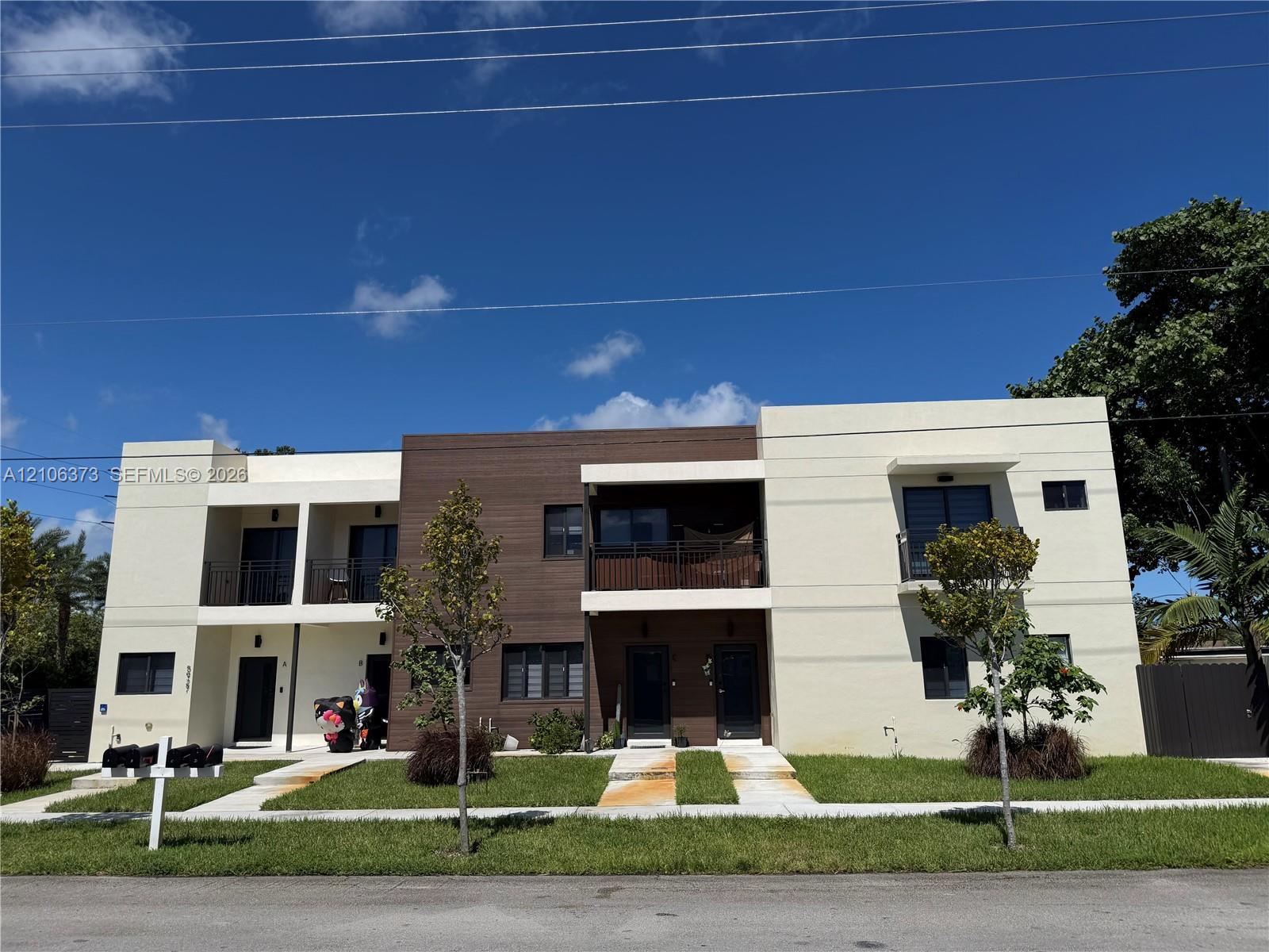 5927 Buchanan St, Hollywood FL 33021