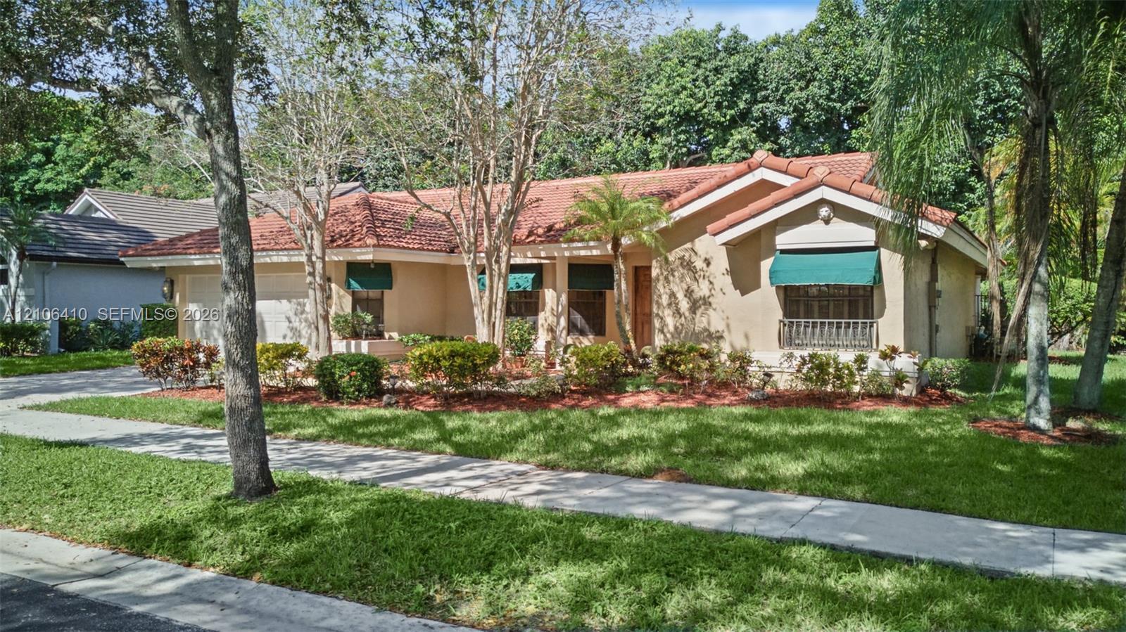 1725 Lakeshore Cir, Weston FL 33326 photo 4