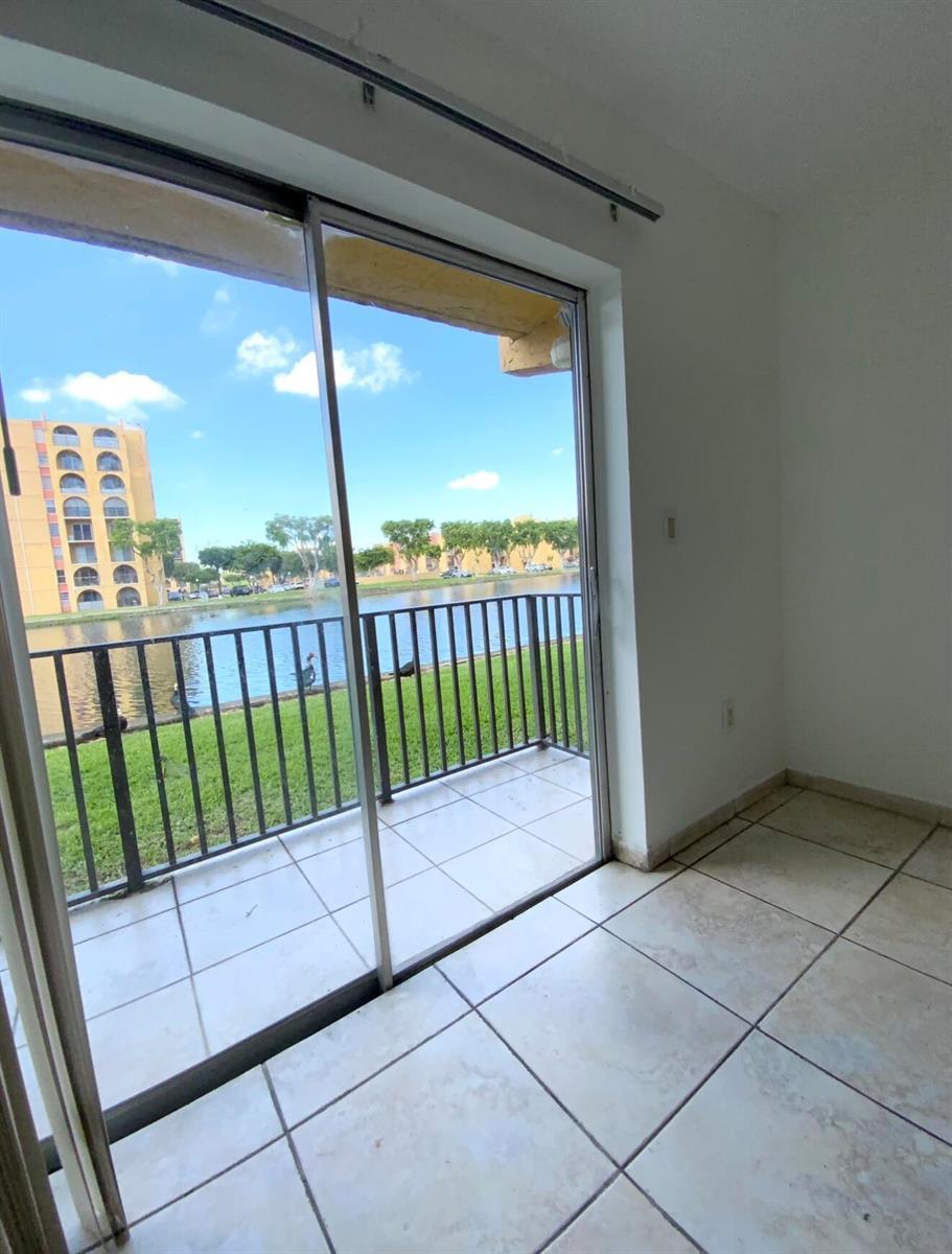 4709 NW 7TH Street # 9, Miami FL 33126 photo 4