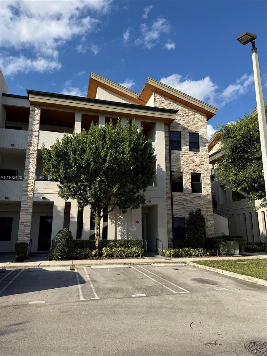 8195 NW 104th Ave # 4, Doral FL 33178 photo 2