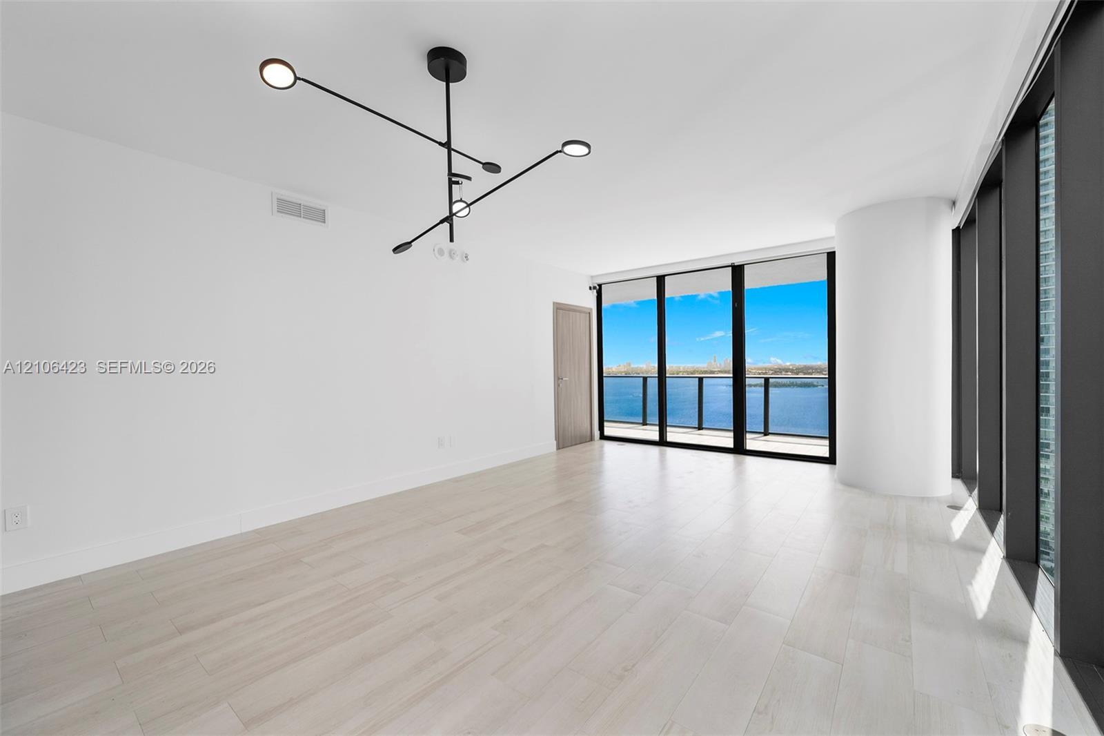 650 NE 32nd St # 2201, Miami FL 33137 photo 3
