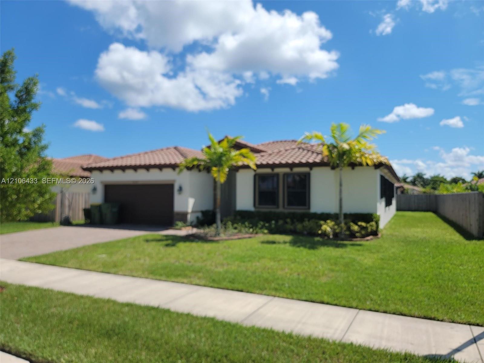 2562 SE 2nd St # 2562, Homestead FL 33033