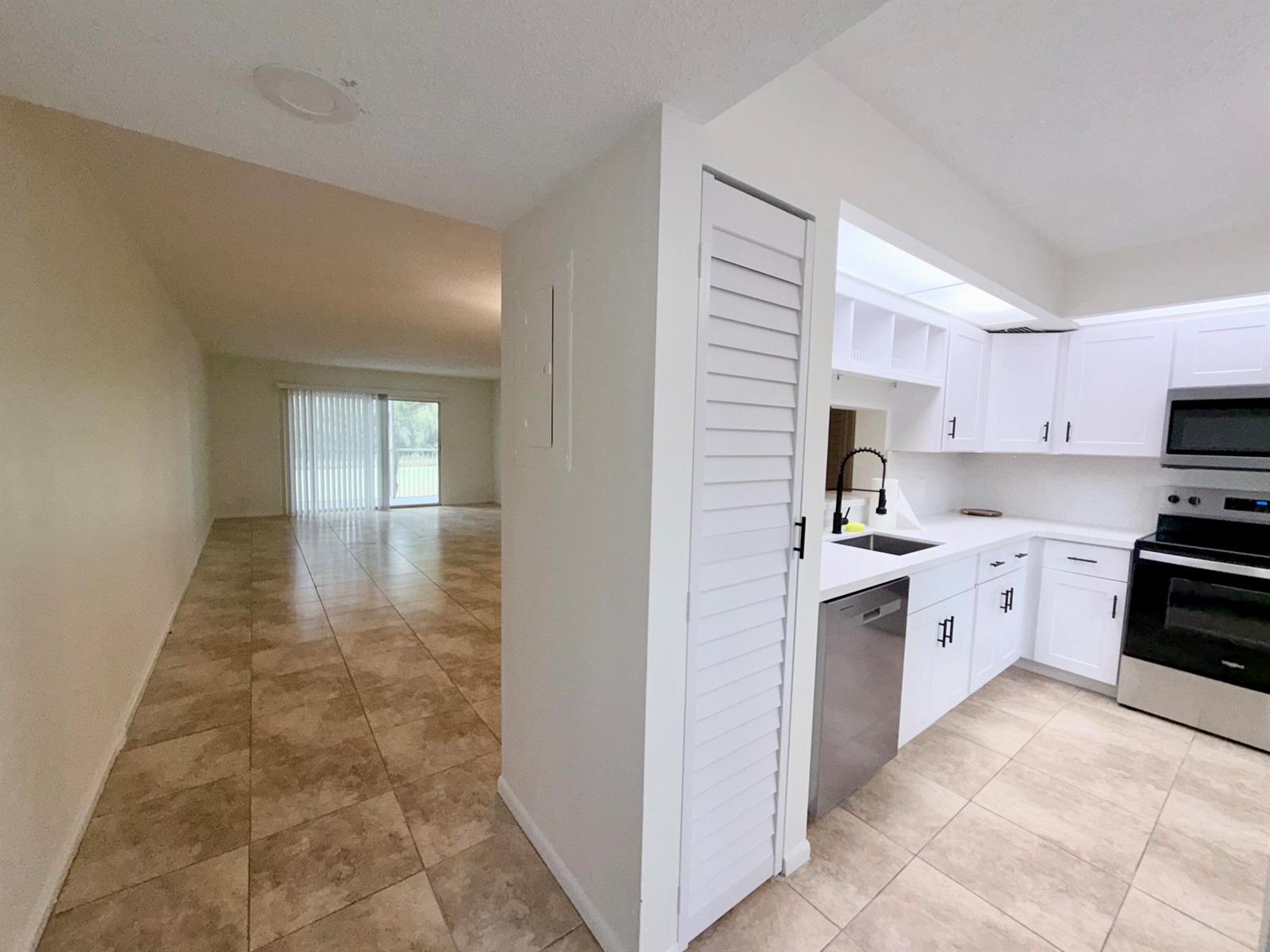 1110 SW 125th Avenue # 208M, Pembroke Pines FL 33027 photo 3