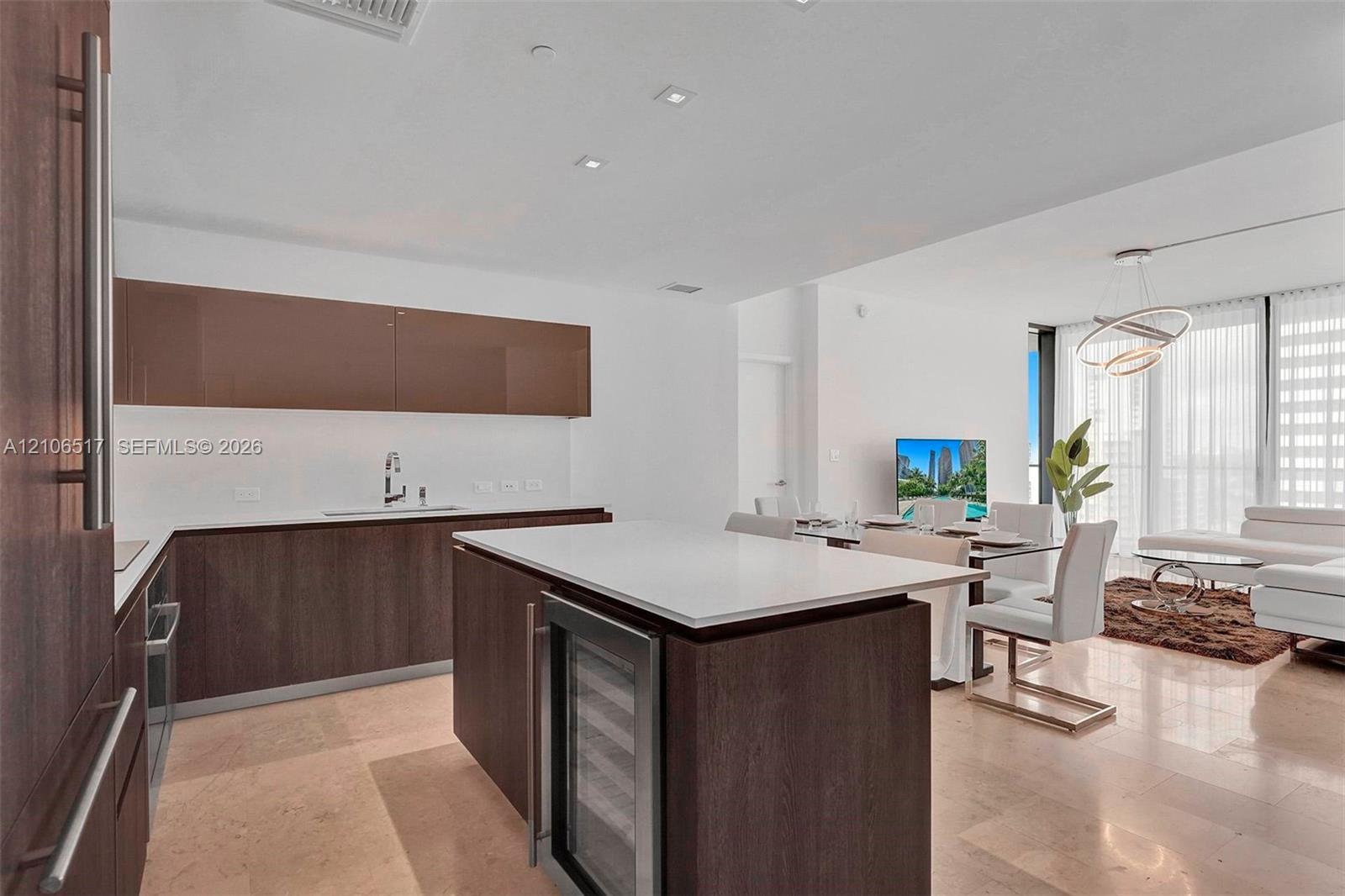 88 SW 7th St # 910, Miami FL 33130 photo 5