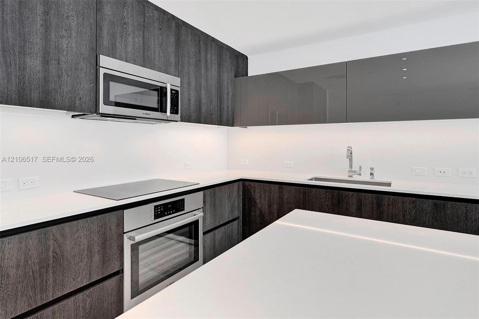 88 SW 7th St # 910, Miami FL 33130 photo 4
