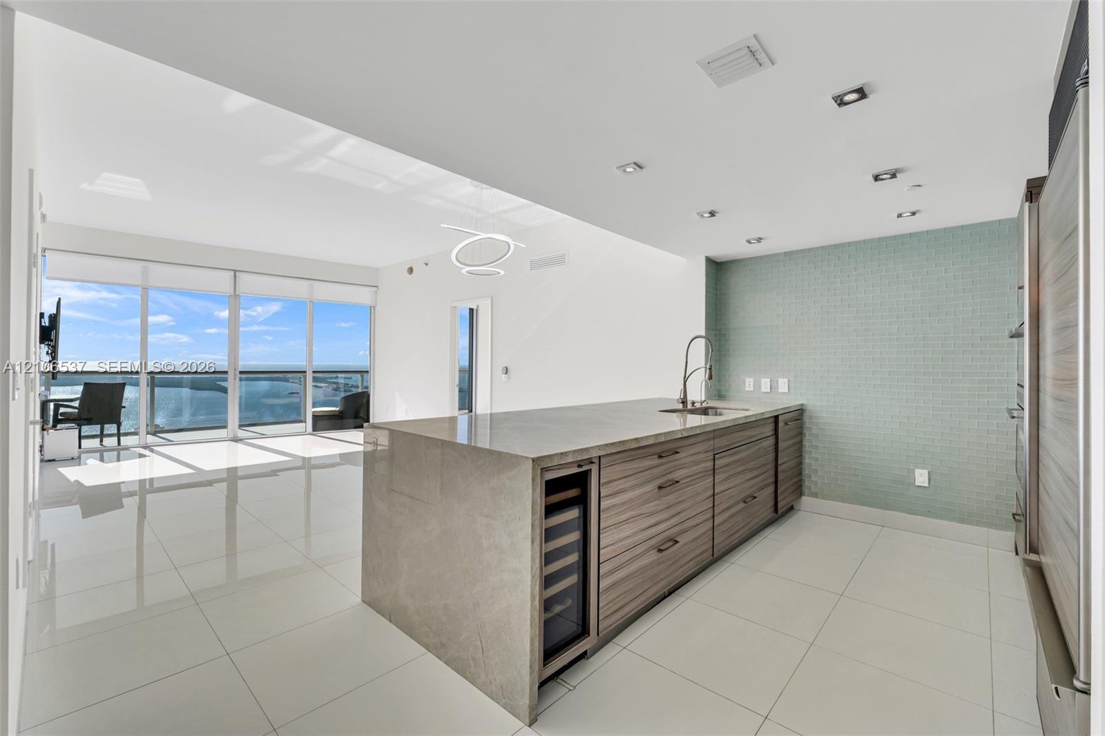 465 Brickell Ave # 5203, Miami FL 33131 photo 2