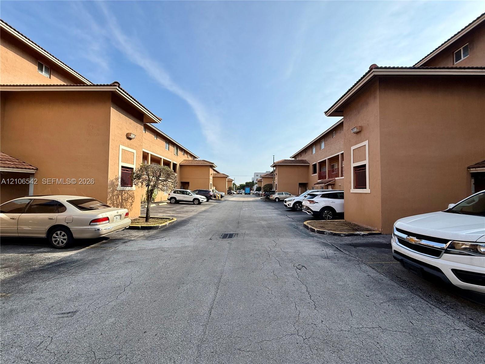 8183 NW 8th St # C5, Miami FL 33126 photo 2