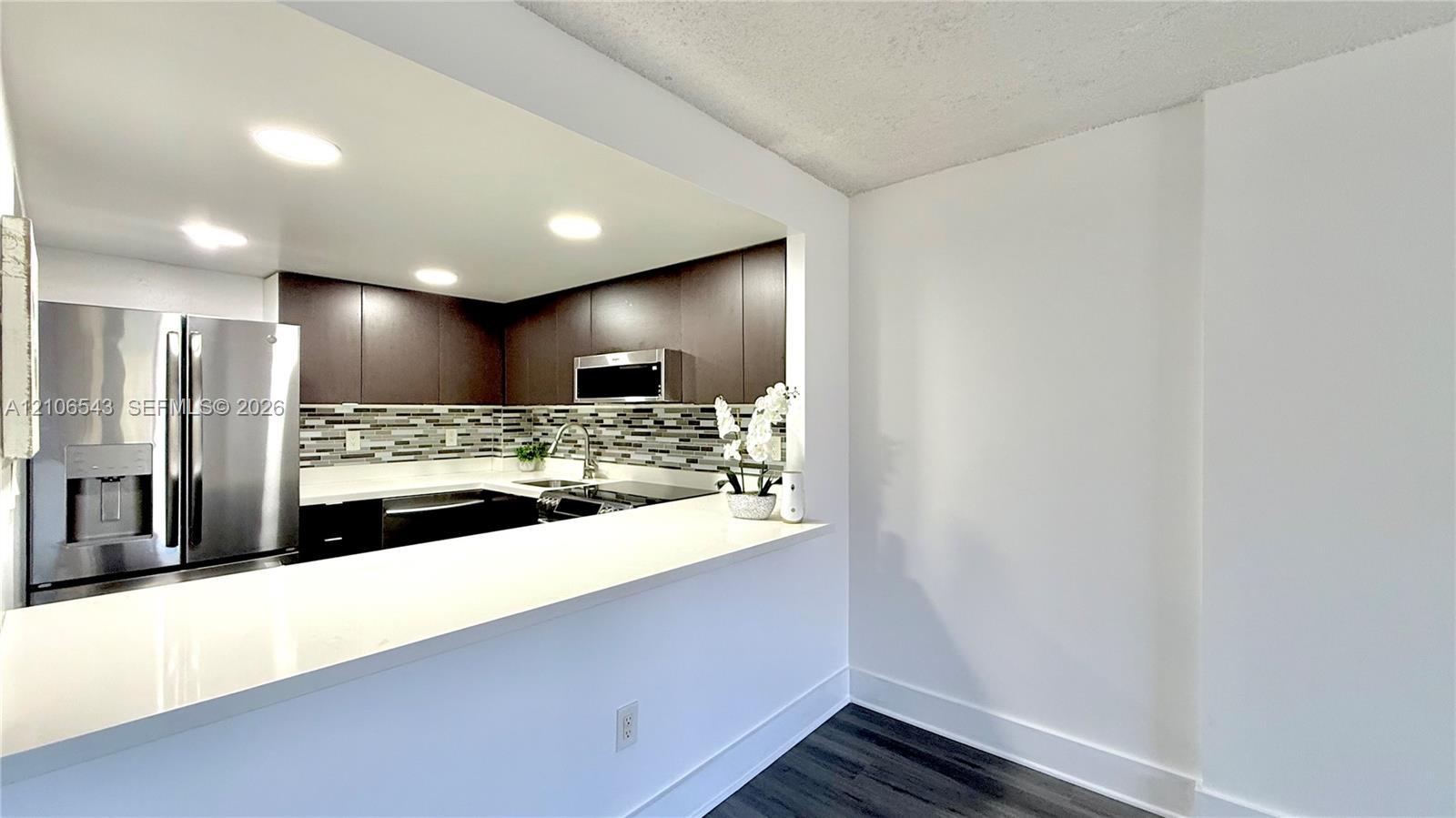 16950 W Dixie Hwy # 330, North Miami Beach FL 33160 photo 3