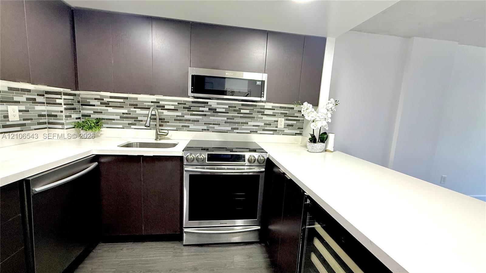 16950 W Dixie Hwy # 330, North Miami Beach FL 33160