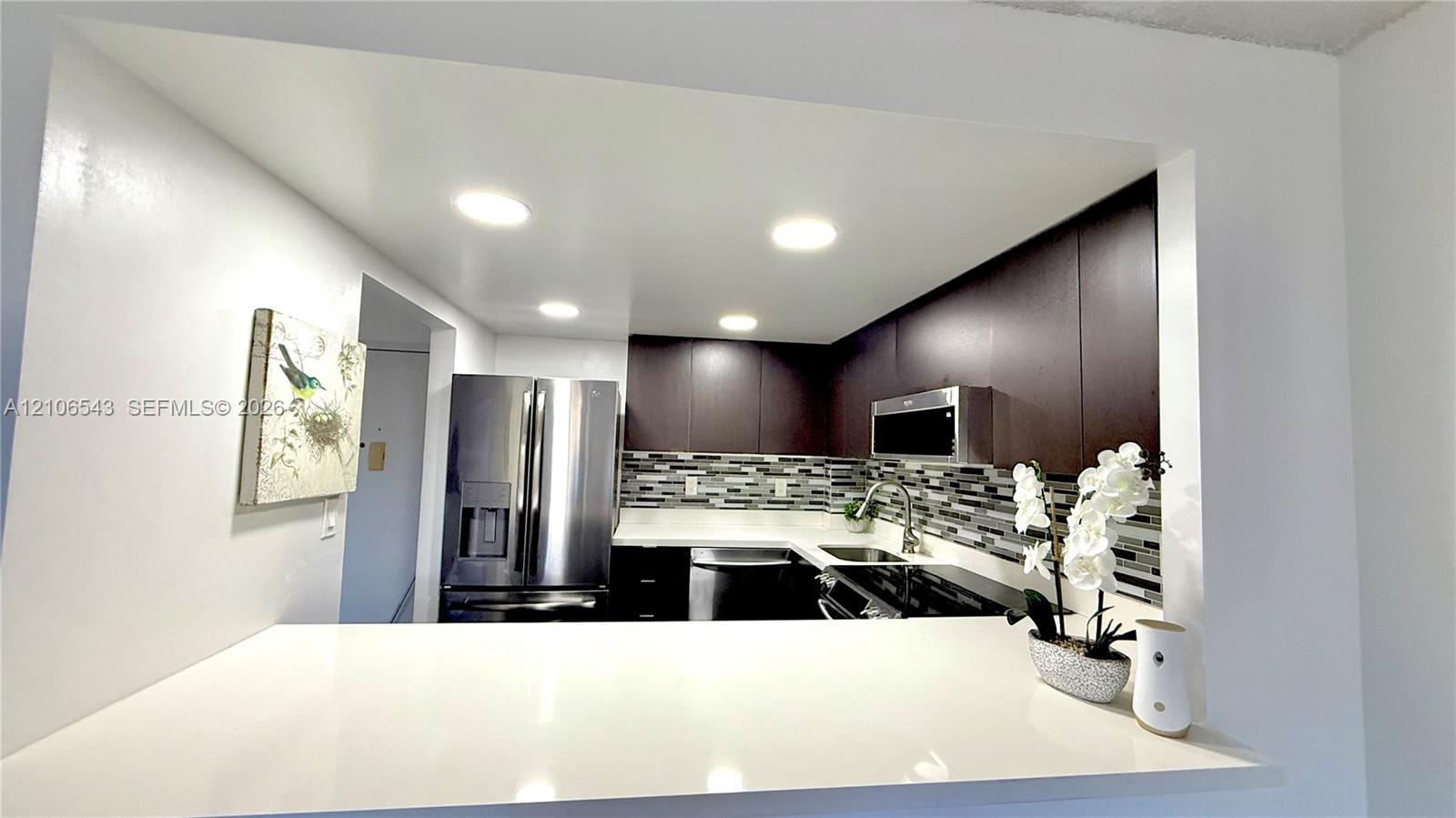 16950 W Dixie Hwy # 330, North Miami Beach FL 33160 photo 4