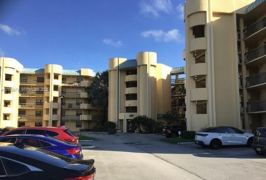 6575 W Oakland Park Blvd # 208, Lauderhill FL 33313