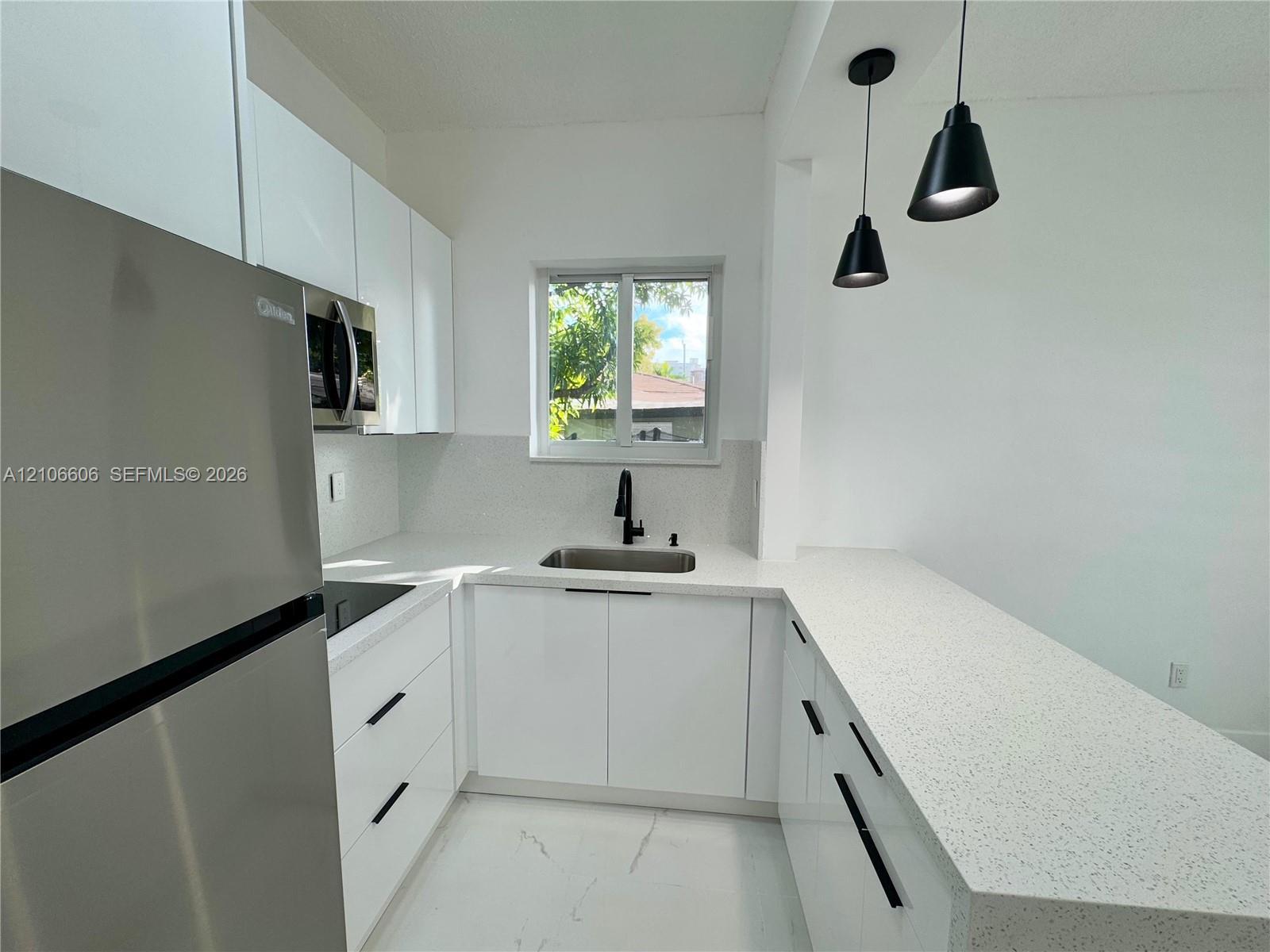 421 NW 13th Ave # B, Miami FL 33125 photo 3