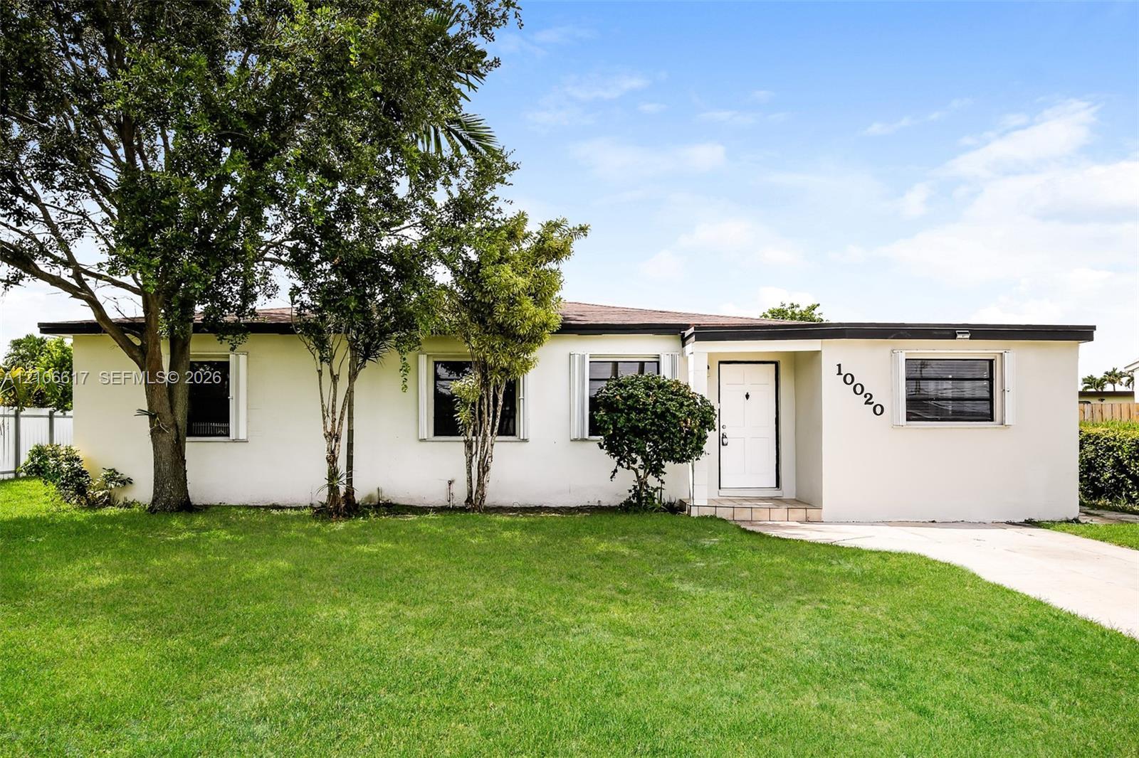 10020 SW 37th St, Miami FL 33165