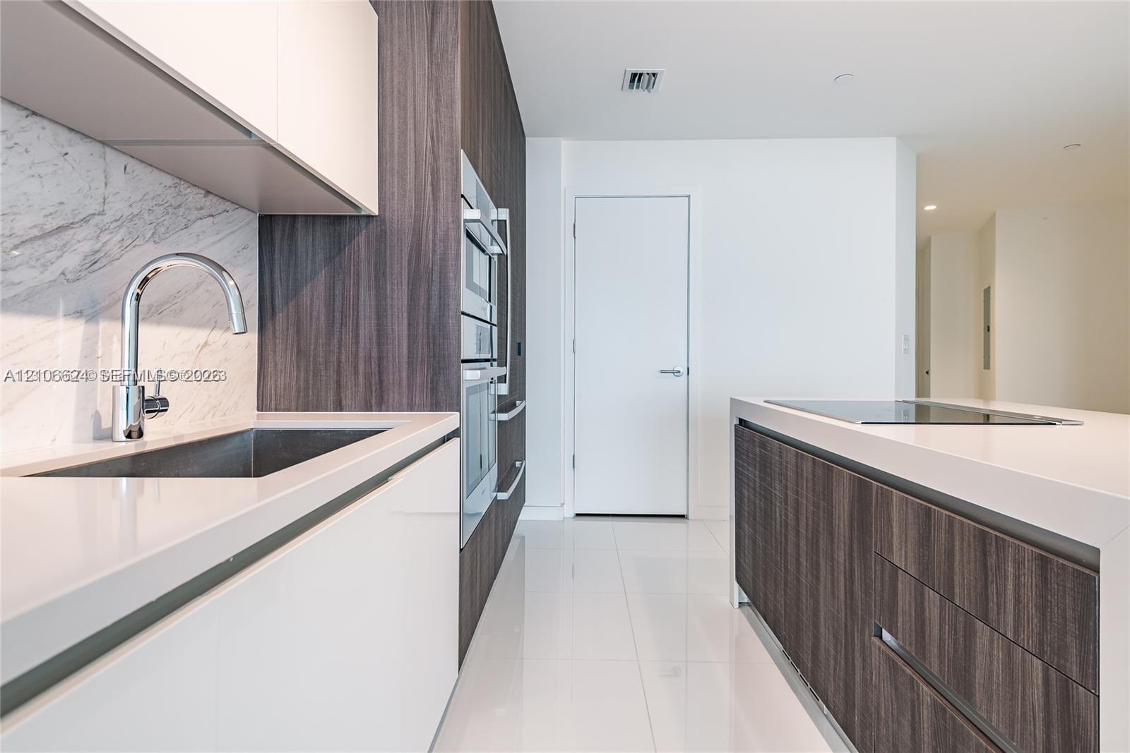 851 NE 1st Ave # 2100, Miami FL 33132 photo 3