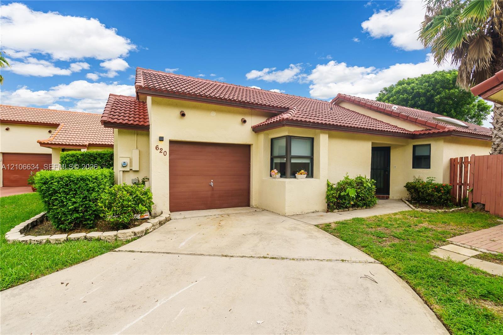620 SW 113th Ter, Pembroke Pines FL 33025