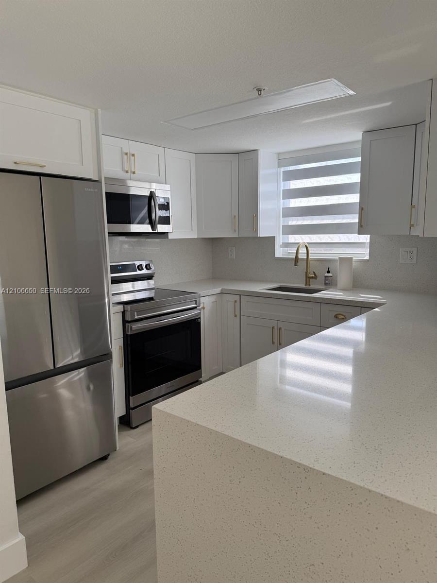 3052 SW 27th Ave # 302, Miami FL 33133 photo 3
