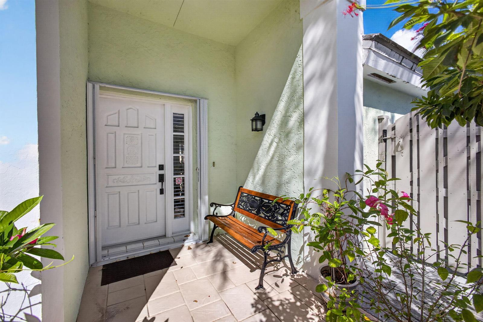 12 COMMODORE Place, Palm Beach Gardens FL 33418 photo 2