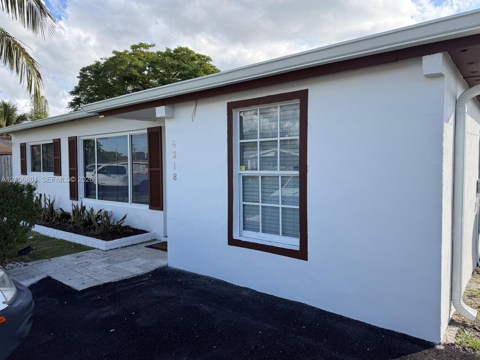 6318 NW 24th Ct, Margate FL 33063 photo 3