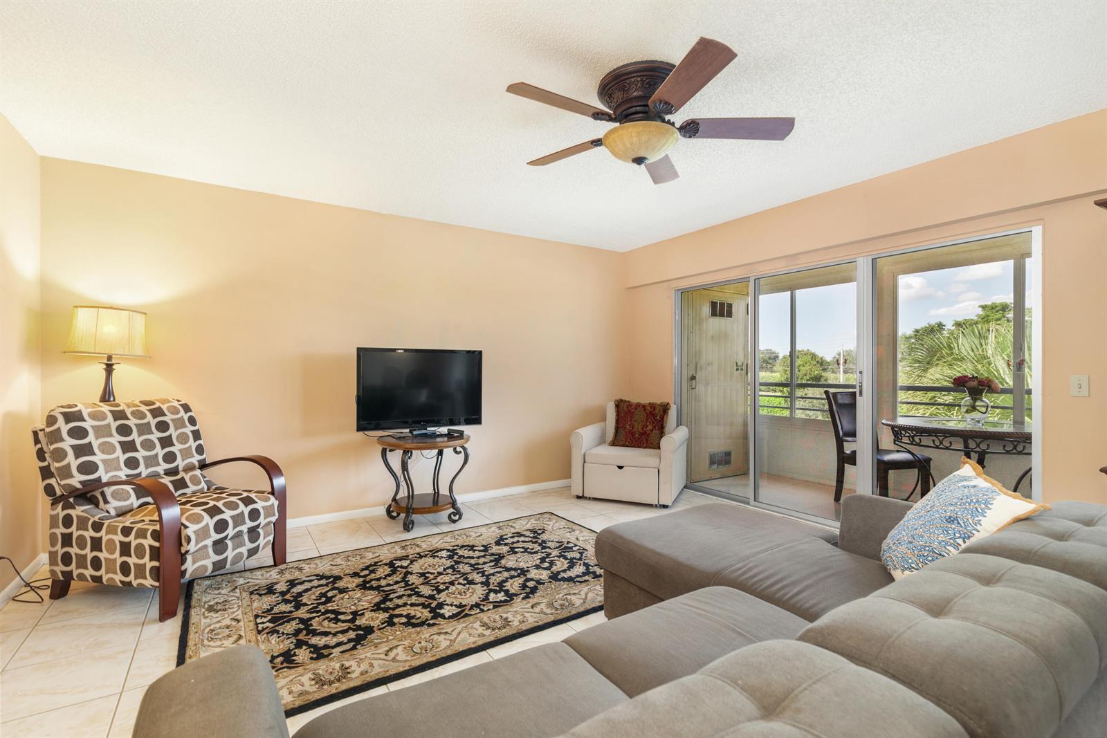203 SUFFOLK E, Boca Raton FL 33434 photo 3