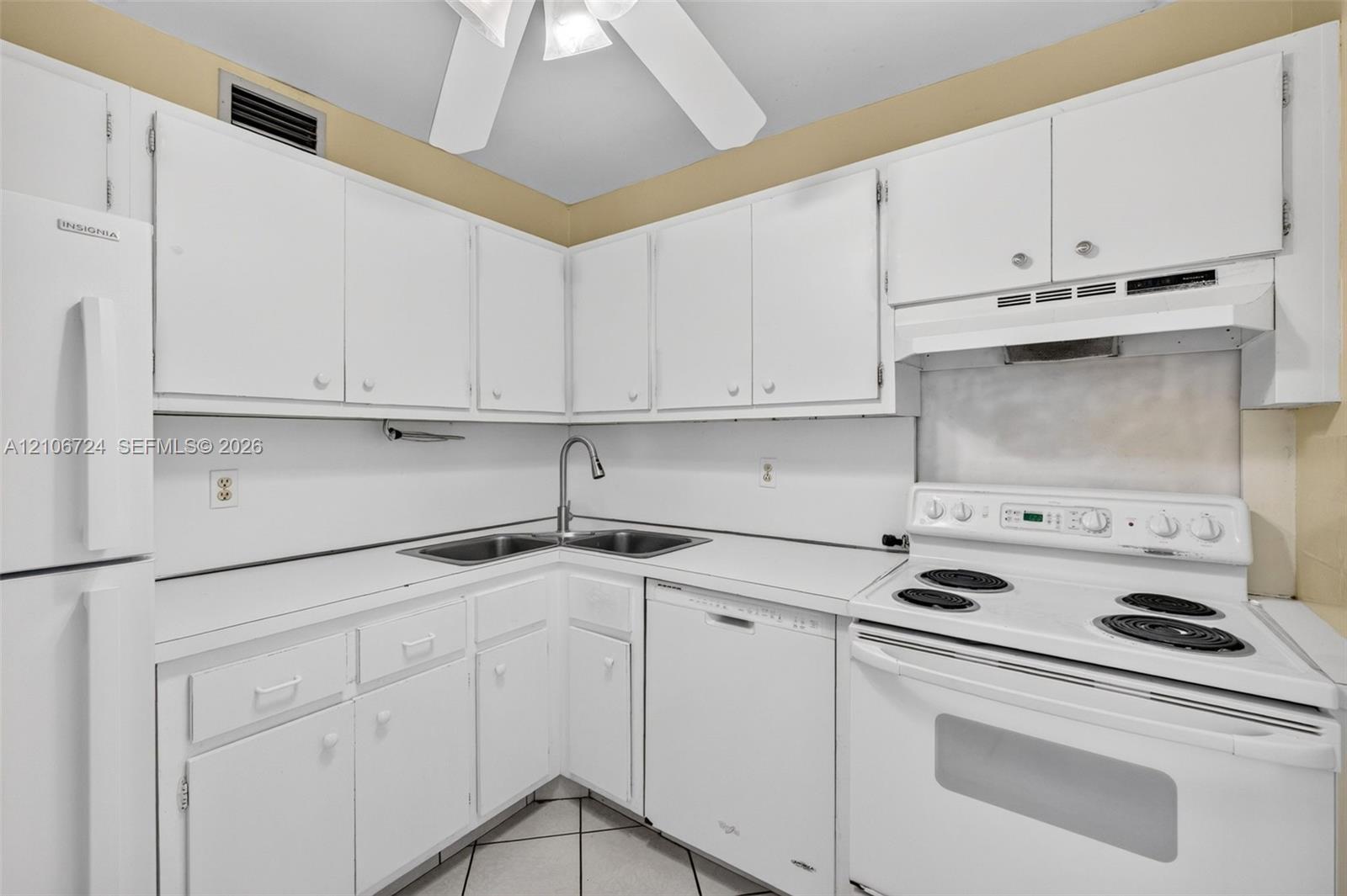 111 Golden Isles Dr # G12, Hallandale Beach FL 33009 photo 5