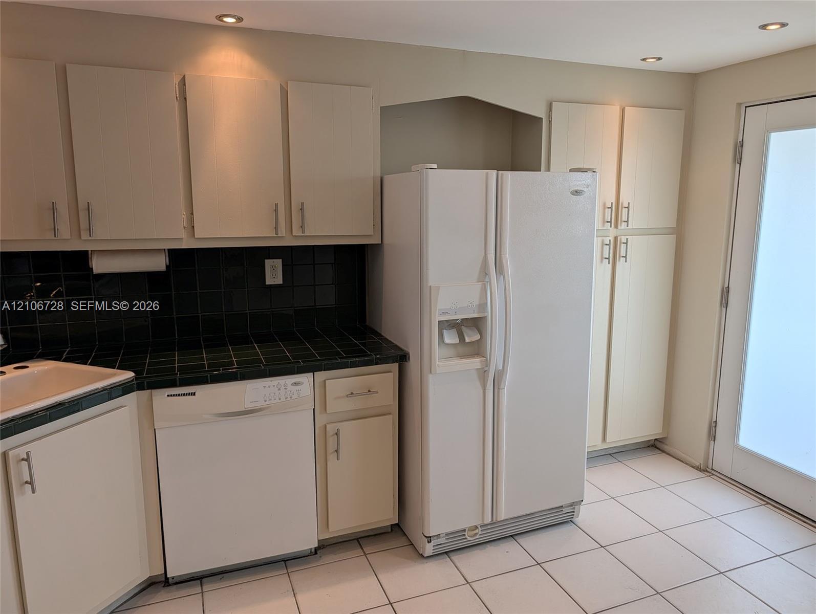 1075 NE Miami Gardens Dr # 509, Miami FL 33179 photo 3