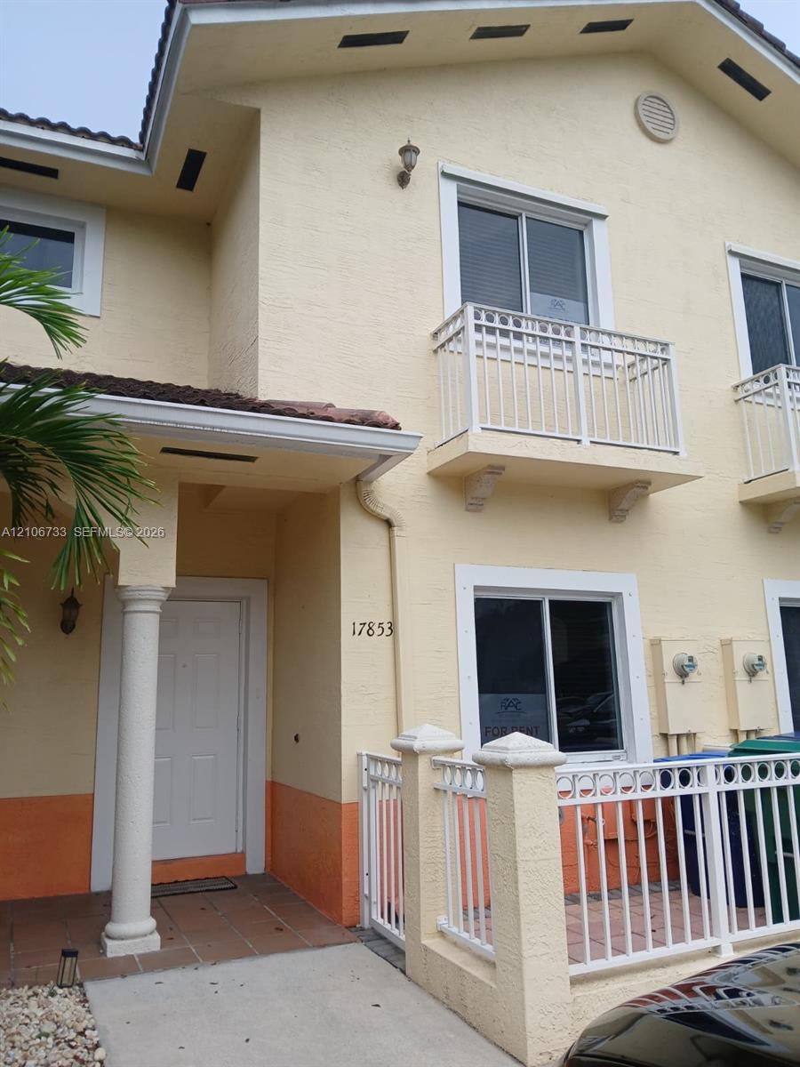 17853 NW 74th Path, Hialeah FL 33015 photo 2