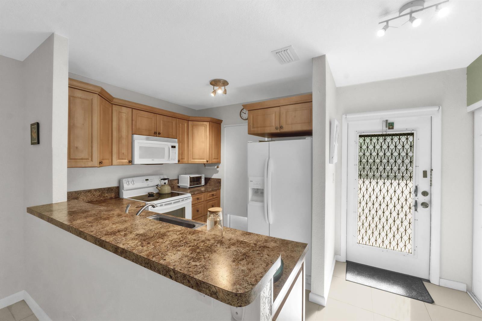 5141 W OAKLAND PARK Boulevard # 311, Lauderdale Lakes FL 33313 photo 3