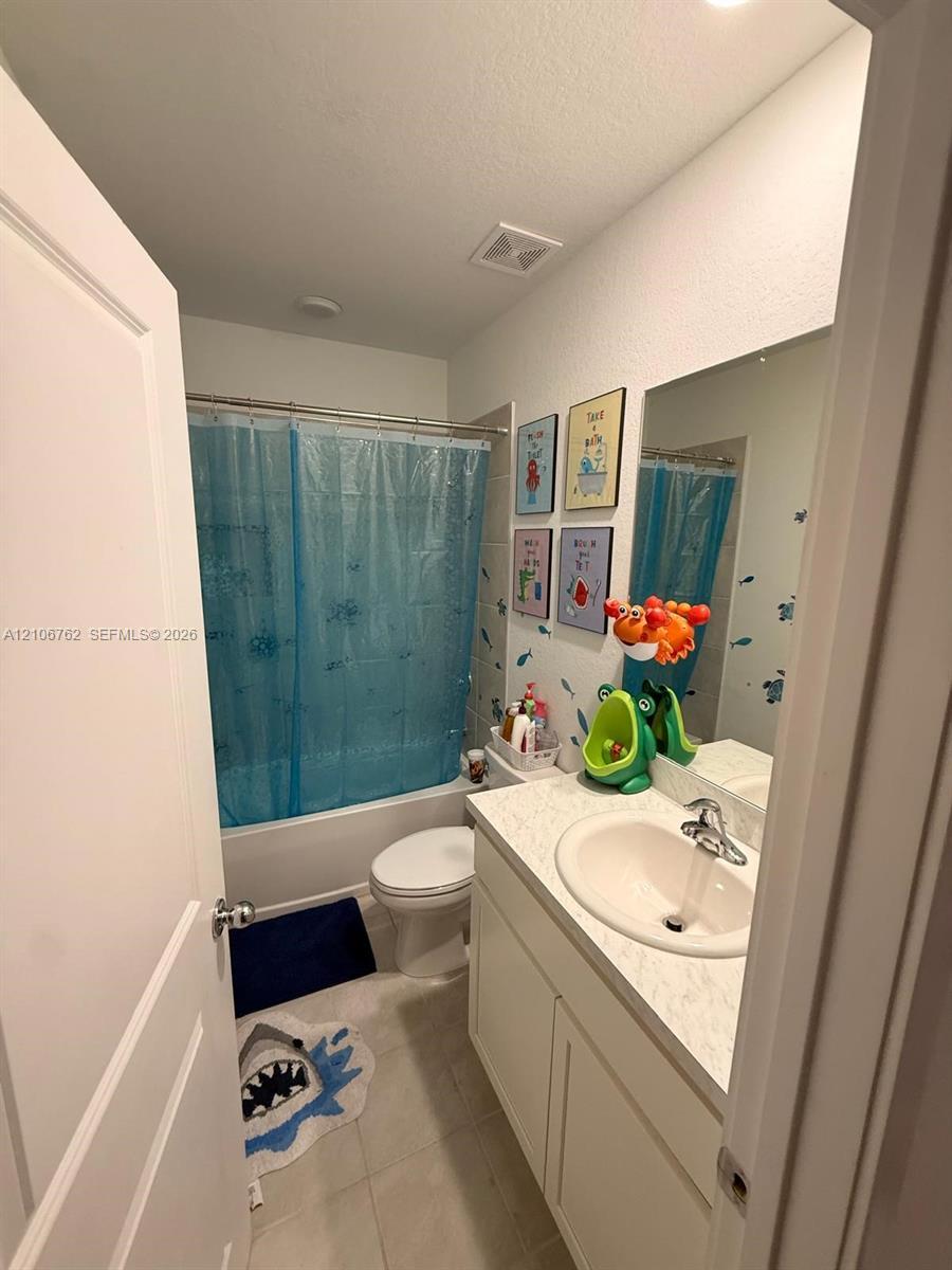 1317 NE 3rd Ave # 1317, Florida City FL 33034 photo 2