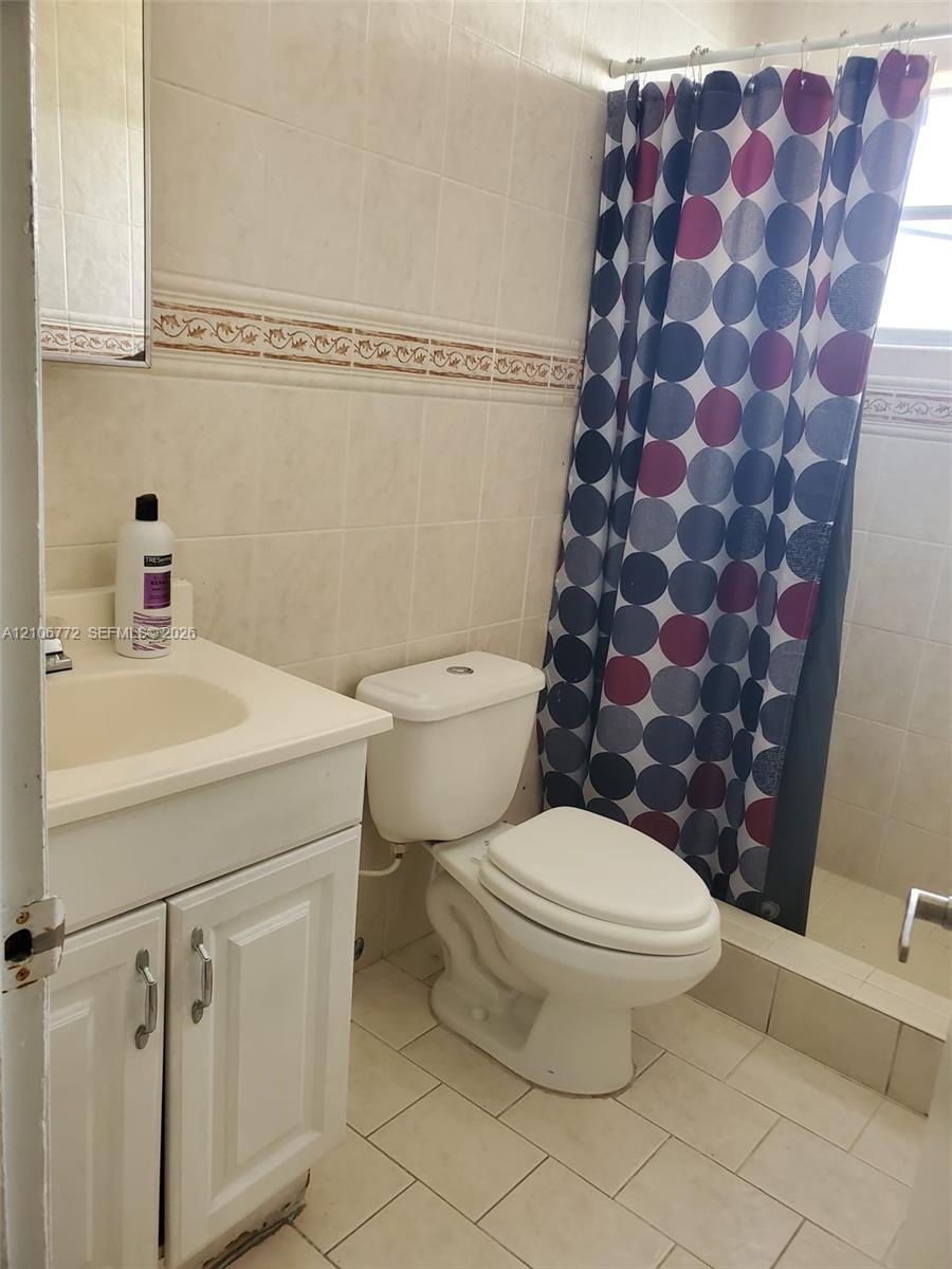 1644 NW 1st St # 5, Miami FL 33125 photo 2