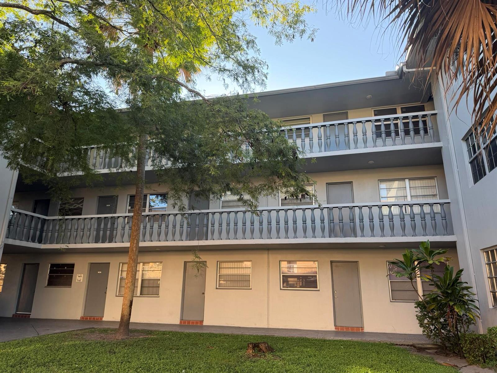 900 TALLWOOD Avenue # 107, Hollywood FL 33021 photo 3