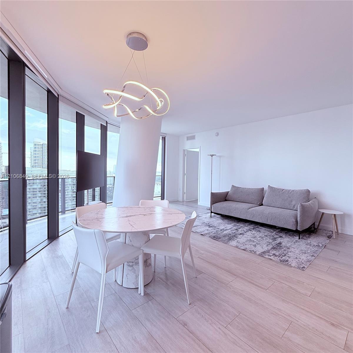 55 SW 9th St # 3903, Miami FL 33130 photo 3