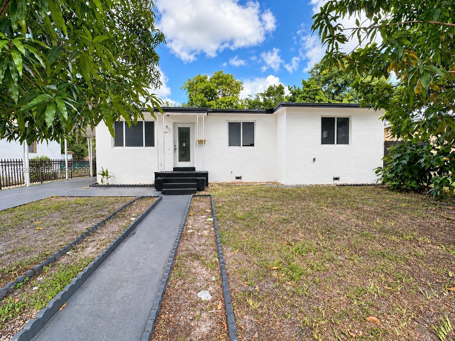 921 NE 154th St, North Miami Beach FL 33162