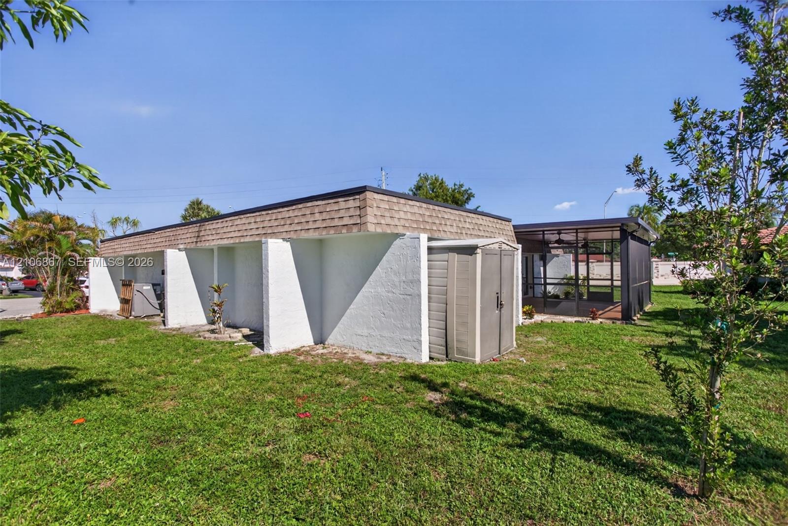 5508 Guava Cir, Tamarac FL 33319 photo 2