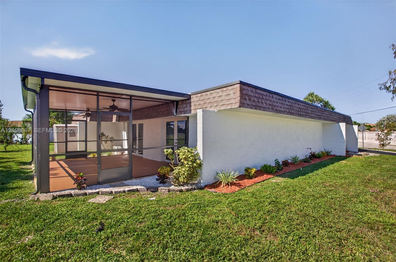 5508 Guava Cir, Tamarac FL 33319 photo 3
