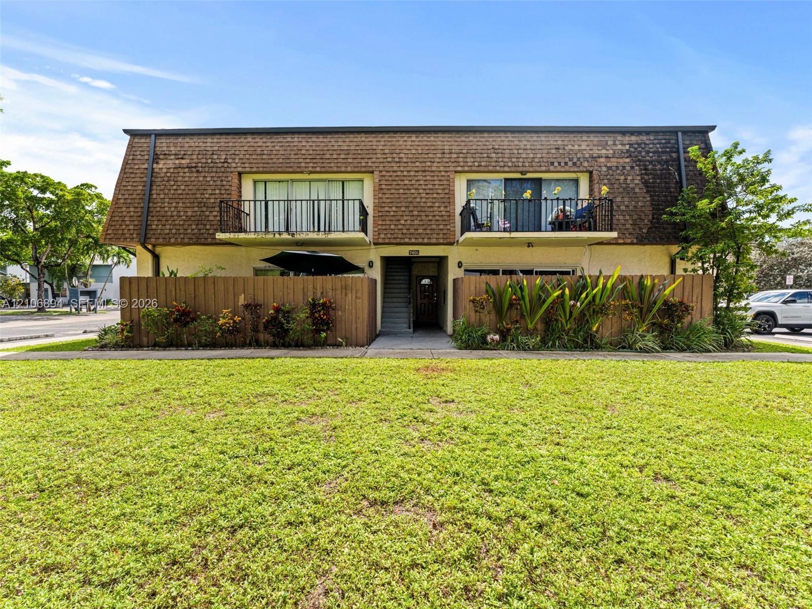 7401 W Sunrise Blvd # B1, Plantation FL 33313