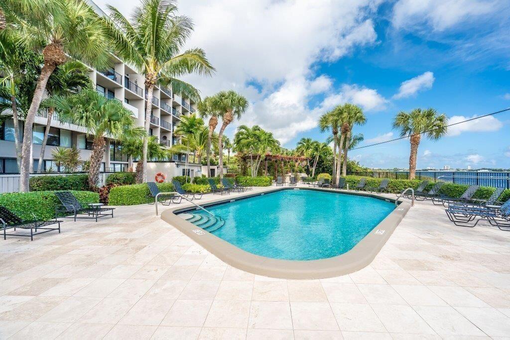 1830 EMBASSY Drive # 112, West Palm Beach FL 33401 photo 2