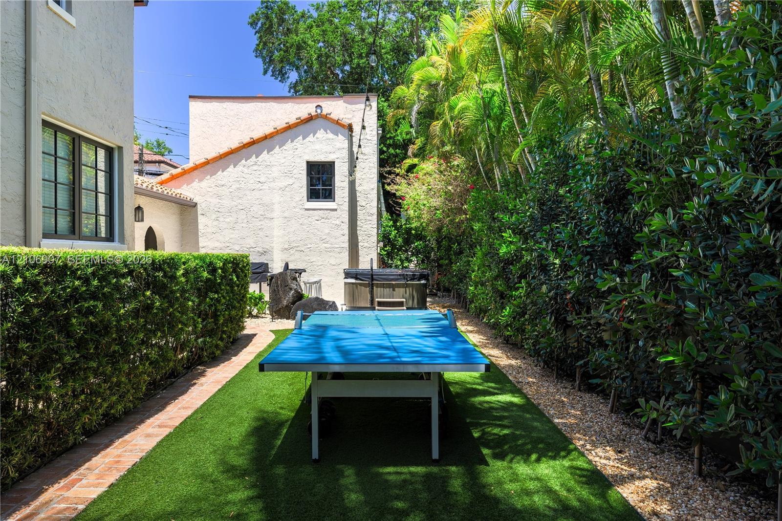 1822 Country Club Prado, Coral Gables FL 33134 photo 4