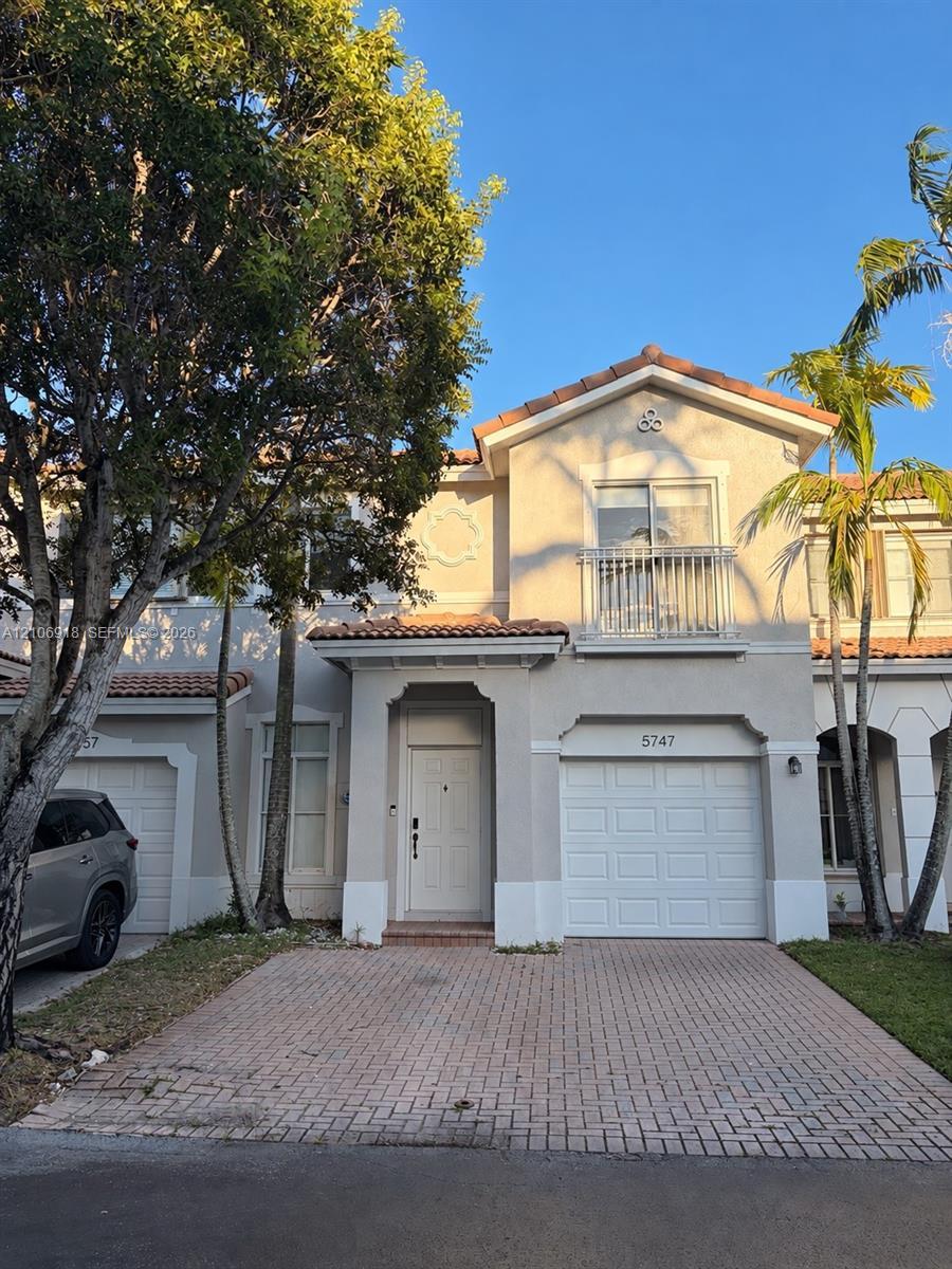 5747 NW 113th Ave, Doral FL 33178 photo 2