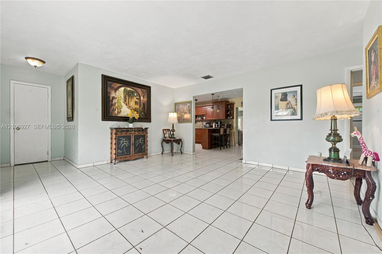 9121 SW 184th Ter, Cutler Bay FL 33157 photo 4