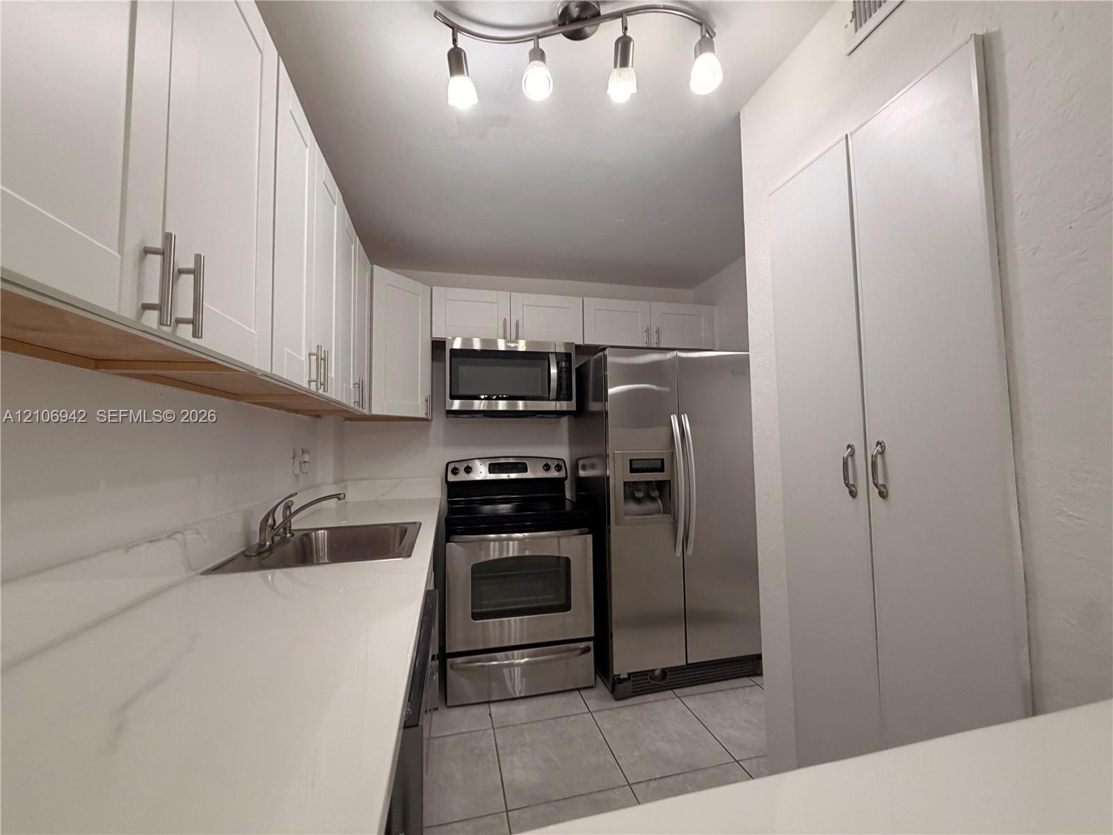 5050 NW 7th St # 103, Miami FL 33126 photo 3
