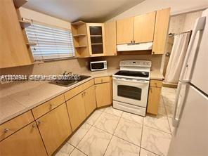 1674 NE 174th St Rear, North Miami Beach FL 33162 photo 3