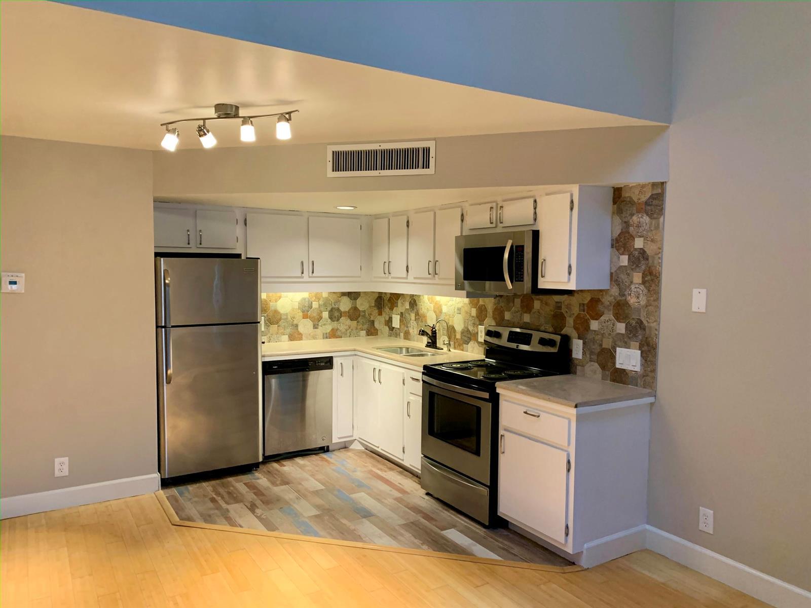33 DEER CREEK Road # D106, Deerfield Beach FL 33442 photo 2